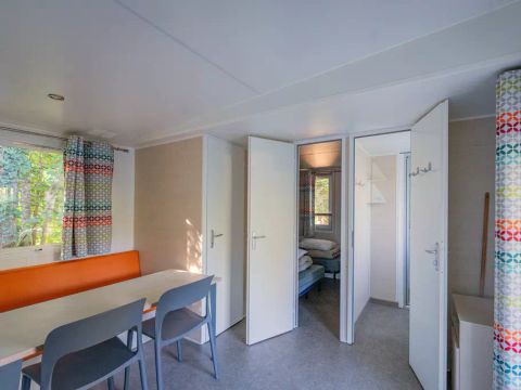 BUNGALOW 6 personnes - Mobil-home | Comfort | 2 Ch. | 4/6 Pers. | Terrasse surélevée | 1 SDB | Clim.