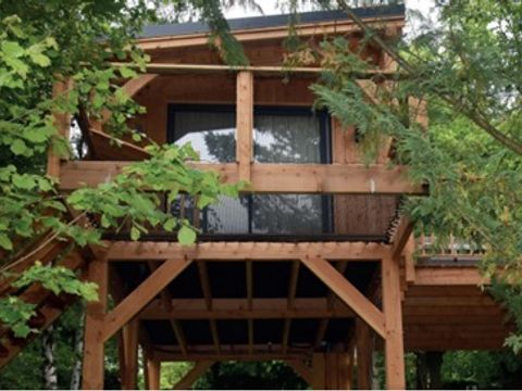 HÉBERGEMENT INSOLITE 2 personnes - Maison dans les arbres 2 personnes
