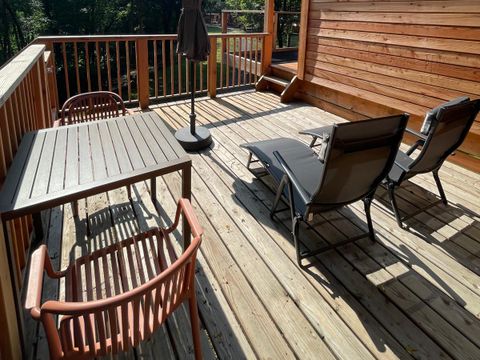 HÉBERGEMENT INSOLITE 2 personnes - Maison dans les arbres 2 personnes