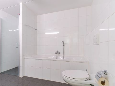 BUNGALOW 8 personnes - 6-8L