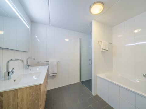 BUNGALOW 8 personnes - 6-8L