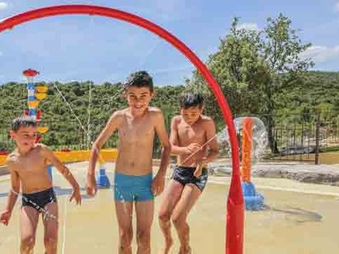 Domaine de Chadeyron - Camping et gîtes - Camping Ardèche - Image N°12
