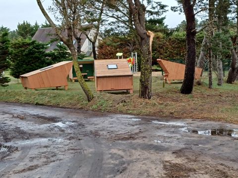 HÉBERGEMENT INSOLITE 2 personnes - Sauterelles (sans sanitaires)