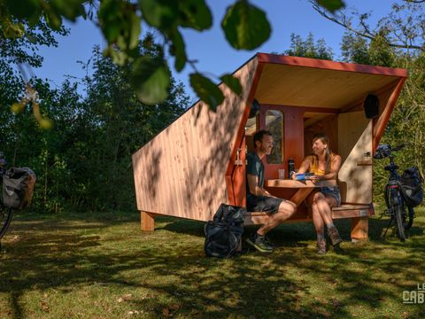 HÉBERGEMENT INSOLITE 2 personnes - Sauterelles (sans sanitaires)