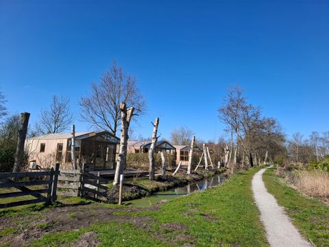 MAISON 16 personnes - Espace pour les groupes + 4 petites serres