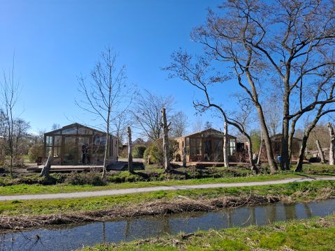 MAISON 16 personnes - Espace pour les groupes + 4 petites serres