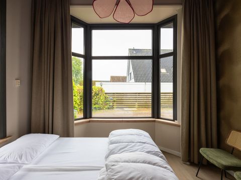 MAISON 36 personnes - Bâtiment principal 20 personnes + 4 grandes serres