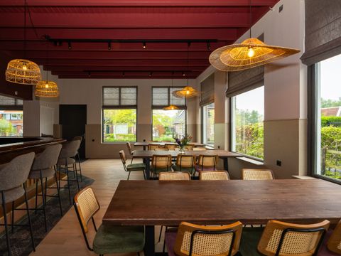 MAISON 36 personnes - Bâtiment principal 20 personnes + 4 grandes serres