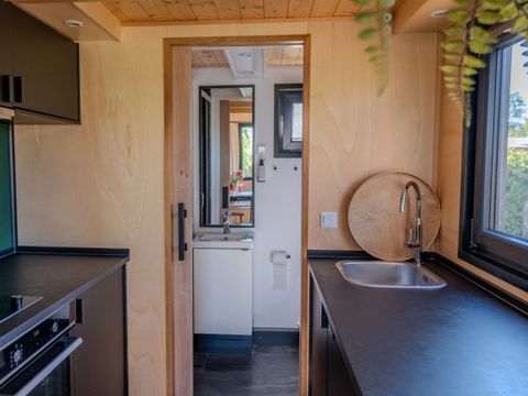 MAISON 36 personnes - Bâtiment principal 20 personnes + 4 petites serres