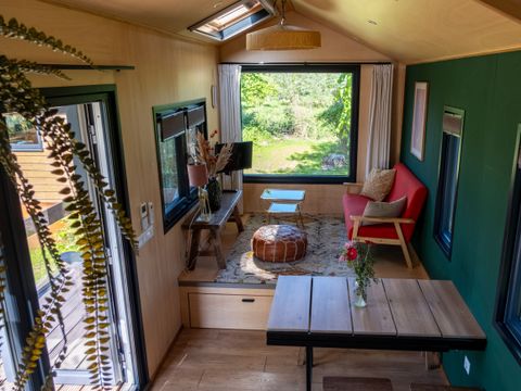 MAISON 40 personnes - Bâtiment principal 20 personnes + 5 petites serres