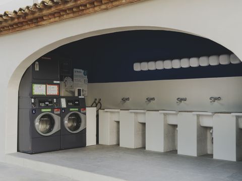 Emplacement - STANDARD 67-70M² - TENTES NON AUTORISÉES