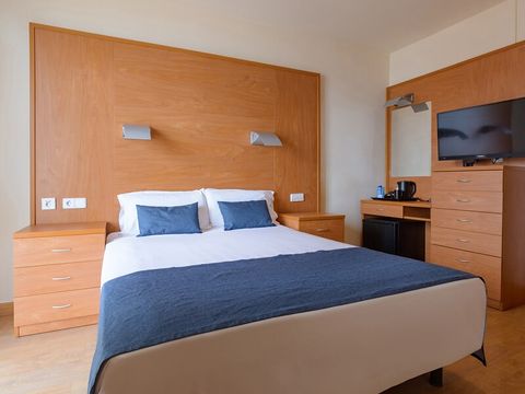 CHAMBRE 2 personnes - CHAMBRE DOUBLE - BALCON - PETIT-DÉJEUNER INCLUS