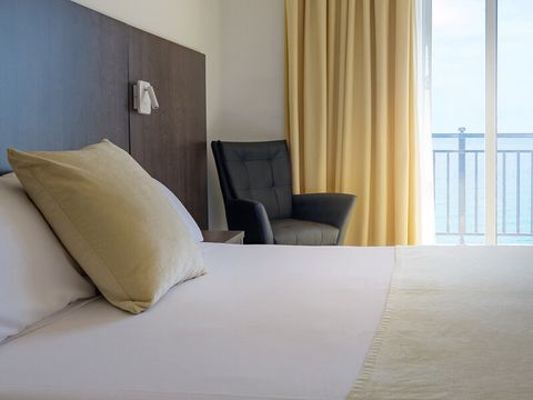 CHAMBRE 2 personnes - CHAMBRE DOUBLE - SUPERIOR - BALCON - VUE MER - PETIT-DÉJEUNER INCLUS