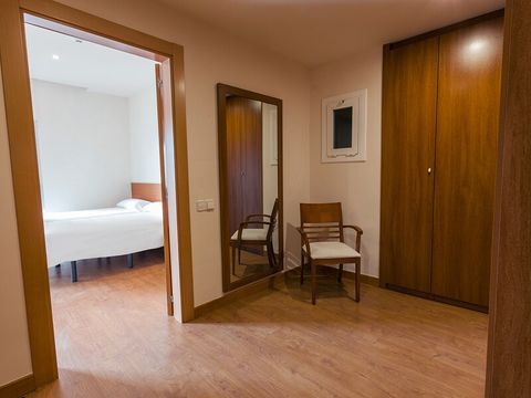 CHAMBRE 4 personnes - CHAMBRE QUADRUPLE - BALCON - PETIT-DÉJEUNER INCLUS