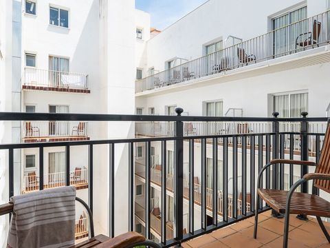 CHAMBRE 4 personnes - CHAMBRE QUADRUPLE - BALCON - PETIT-DÉJEUNER INCLUS