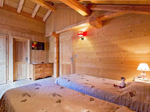 Chalet Odalys  Le Loup Lodge - Camping Isère - Image N°7