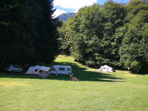 Emplacement - camping sans électricité 1/2 pers