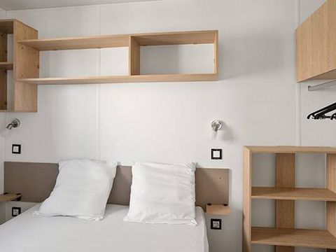 MOBILHOME 4 personnes - Comfort | 2 Chambres | Capacité 4 personnes | Terrasse surélevée | 1 Salle de bain | Climatisation