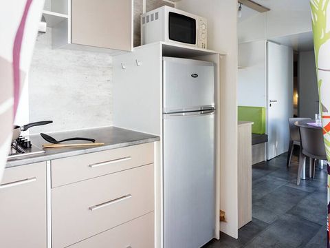 MOBILHOME 4 personnes - Comfort | 2 Chambres | Capacité 4 personnes | Terrasse surélevée | 1 Salle de bain | Climatisation