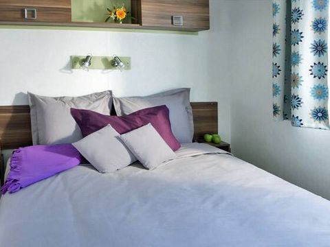 MOBILHOME 6 personnes - Classique | 3 Chambres | Capacité 6 personnes | Terrasse semi couverte | 1 Salle de bain | Climatisation