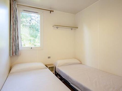 MOBILHOME 5 personnes - Comfort | 3 Chambres | Capacité 5 personnes | Terrasse surélevée | 1 Salle de bain | Climatisation