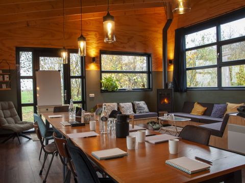 MAISON 16 personnes - Essaim