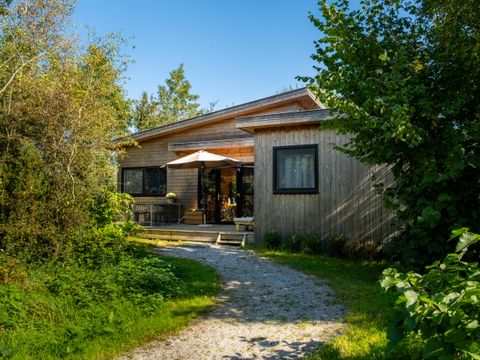 LODGE 4 personnes - Pavillon d'eau Ljurk