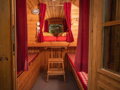 HÉBERGEMENT INSOLITE 4 personnes - Baril de camping Finkota