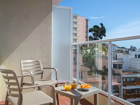 CHAMBRE 2 personnes - CHAMBRE DOUBLE - BALCON - PETIT-DÉJEUNER INCLUS