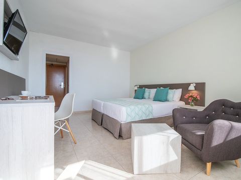 CHAMBRE 2 personnes - CHAMBRE DOUBLE - BALCON - PETIT-DÉJEUNER INCLUS