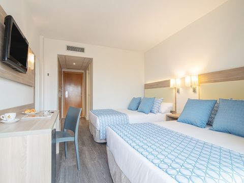 CHAMBRE 3 personnes - Chambre Familiale - 3 personnes - balcon