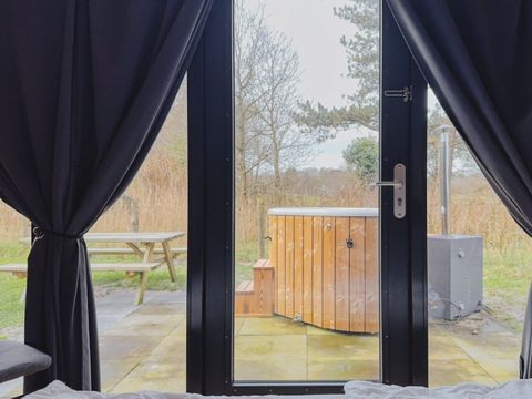HÉBERGEMENT INSOLITE 2 personnes - Avec jacuzzi