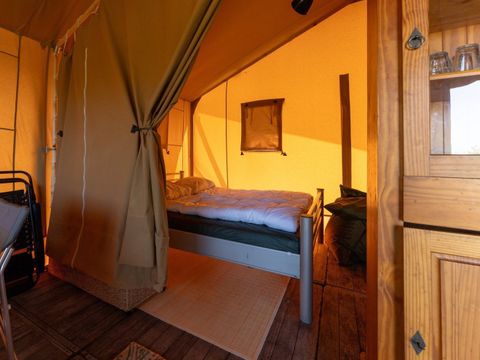 TENTE TOILE ET BOIS 4 personnes