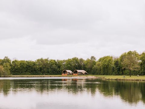 LODGE 4 personnes - Pavillon d'eau