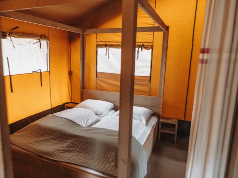 TENTE TOILE ET BOIS 5 personnes