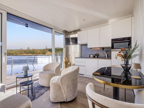 HÉBERGEMENT INSOLITE 4 personnes - Hébergement de luxe sur l'eau en Frise