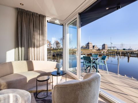 HÉBERGEMENT INSOLITE 4 personnes - Hébergement de luxe sur l'eau en Frise