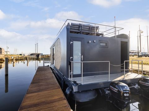 HÉBERGEMENT INSOLITE 4 personnes - Hébergement de luxe sur l'eau en Frise