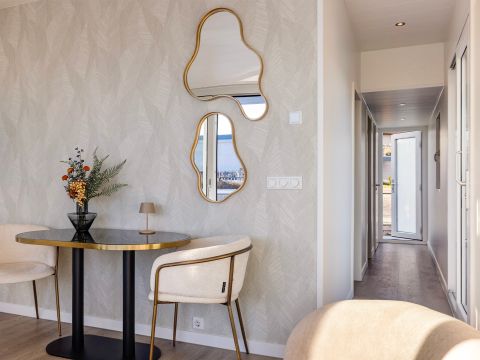 HÉBERGEMENT INSOLITE 4 personnes - Hébergement de luxe sur l'eau en Frise