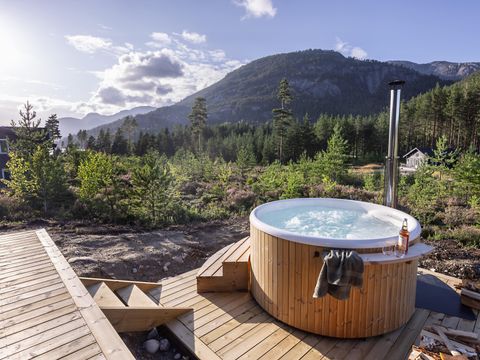 MAISON 6 personnes - Saga Hytte avec sauna, bain à remous et vue sur l'eau
