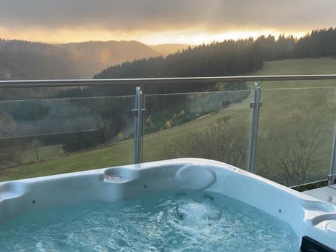 APPARTEMENT 6 personnes - 2 chambres avec vue/jacuzzi