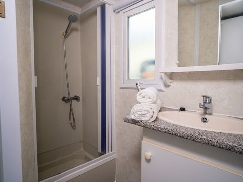 MOBILHOME 4 personnes - 4 places Standard