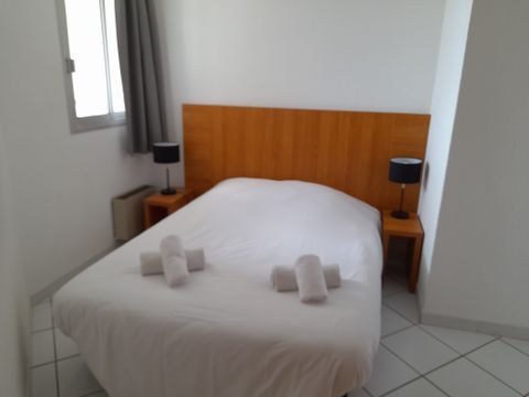 APPARTEMENT 4 personnes - "Vue Port" 1 pièce