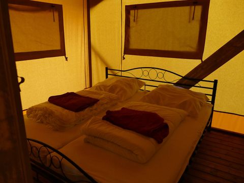 TENTE TOILE ET BOIS 6 personnes