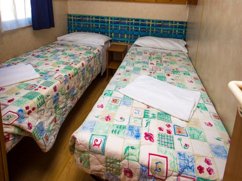 MOBILHOME 5 personnes - Mobil-home de deux chambres côté mer