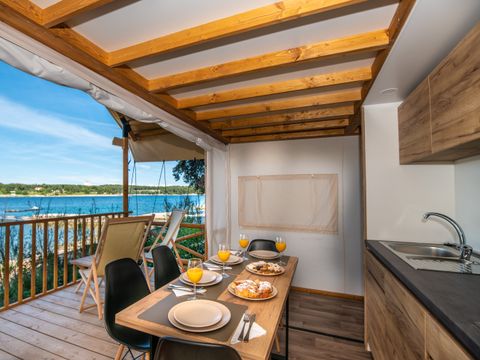 TENTE 4 personnes - Tente loft glamping safari à deux chambres - vue sur la mer