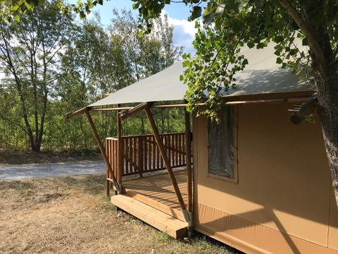 TENTE TOILE ET BOIS 4 personnes - y compris les installations sanitaires
