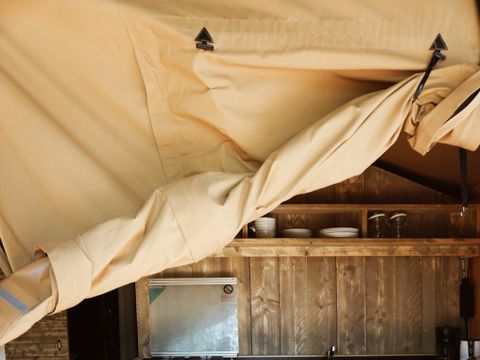 TENTE TOILE ET BOIS 4 personnes - y compris les installations sanitaires