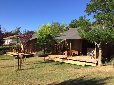 TENTE TOILE ET BOIS 6 personnes - y compris les installations sanitaires