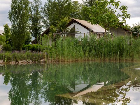 TENTE 2 personnes - glamping, toilettes privées, évier & baignoire extérieure 15m²